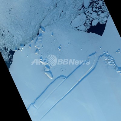 南極で18キログラムの隕石を発見、過去25年近くで最大 国際探査で 写真