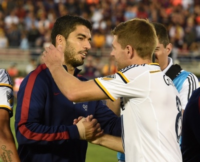 バルサがギャラクシーを撃破、スアレスとセルジが得点