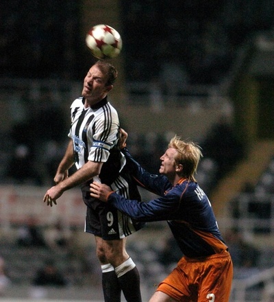 シアラー氏「記憶力に問題がある」、ヘディングと認知症の関連に警鐘