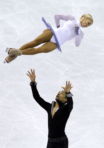 高橋組ペアSP3位発進、サフチェンコ/ショルコウィー組が首位 世界フィギュア