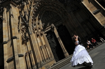 教会前で花嫁誘拐･･･2時間後に戻って無事結婚、ブラジル