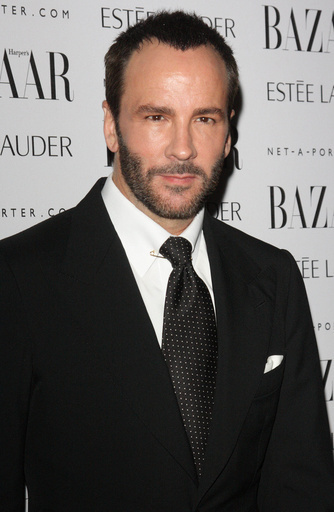 網タイツにボンテージブーツ、セクシーな「トム フォード」最新コレクション