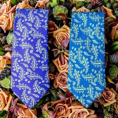 胸元を華やかに彩る「ブルーミング タイ by ニコライ バーグマン」2017秋冬