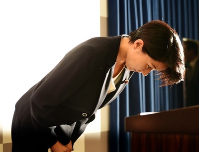 小渕経産相が辞任、「何ひとつ貢献できなかった」