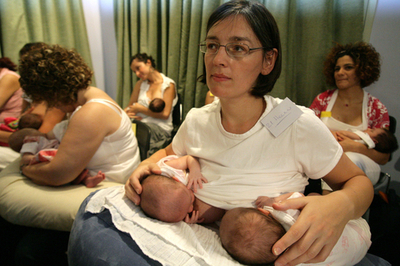 世界一斉授乳の最多人数ギネス記録に挑戦