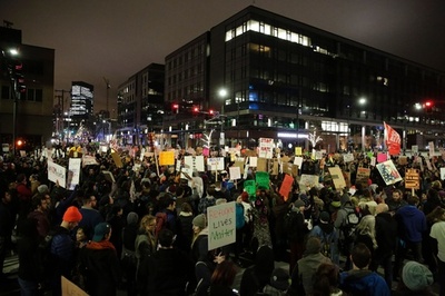 トランプ氏の入国禁止令、米外交官「数百人」が異議