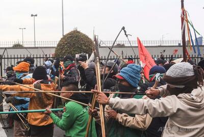 コロンビアの反トランプデモが暴徒化、警官隊を弓矢で攻撃 4人負傷