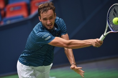 好調メドベージェフが上海マスターズ4強、フォニーニにストレート勝ち