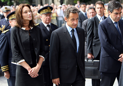 仏旅客機墜落事故、パリで犠牲者の追悼式典