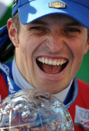 マンフレード・モエルッグ 男子回転で種目別年間総合優勝