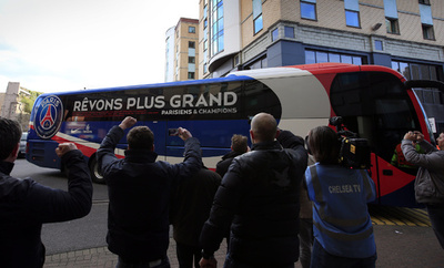 PSGのチームバスが襲撃される、けが人はなし