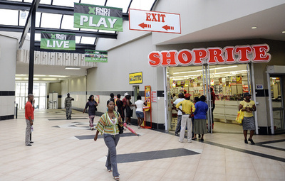 米政府、南アフリカでの「テロ攻撃」に警戒呼びかけ