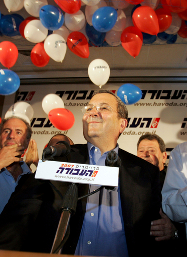 イスラエル労働党の党首選決選投票、バラク元首相が勝利宣言