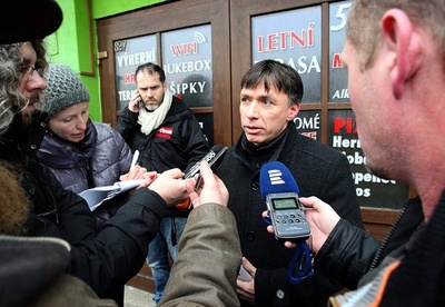 チェコのレストランで銃乱射、8人死亡 容疑者自殺