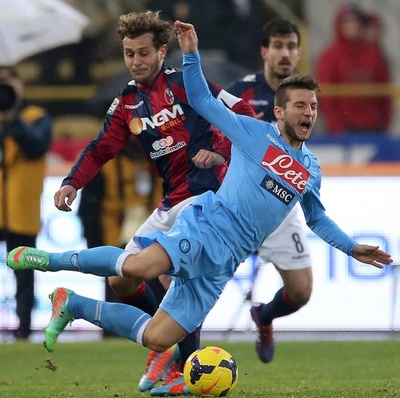 ナポリ、ボローニャと引き分けて勝ち点伸ばせず