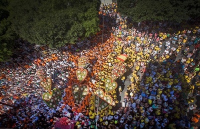 「テヒーナのハート」が練り歩く、守護聖人祝う祭り スペイン・カナリア諸島