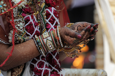 兄弟が女性焼殺、インドでまた「名誉殺人」 身分違いの結婚理由に