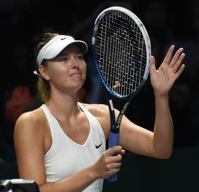 シャラポワ勝利もラドワンスカが4強入り、WTAツアー選手権