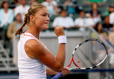 サフィナ ヤンコビッチに勝利し決勝進出