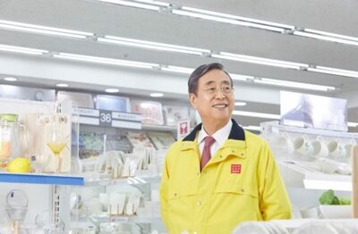 「3000億円神話」韓国ダイソー会長の回顧録、ベストセラー