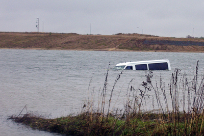 カーナビ過信で自動車が湖に突入、ポーランド
