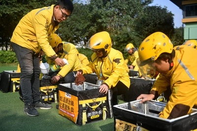 出前配達員が受けた「奇妙な注文」、警察への通報依頼だった 中国