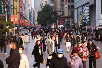 中国の若者がネット依存から抜け出し 実店舗体験重視の傾向