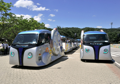 走りながら充電する電気自動車「オレブ」が初走行、韓国