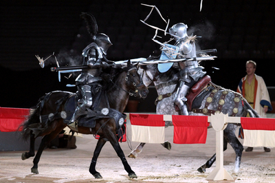 騎士道精神に欠けたナイト団、祭りの金盗んで逃走