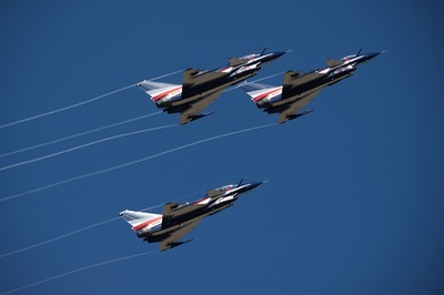 中国に接近するタイ、初の空軍合同演習
