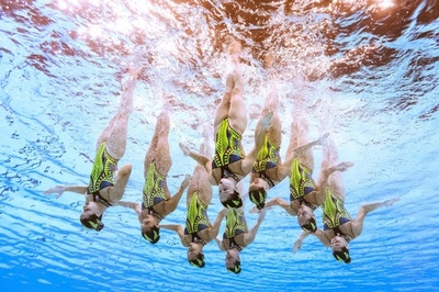 【写真特集】華麗で過酷 水中のアーティスティックスイミング、世界水泳韓国大会