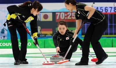 カーリング日本 ドイツに敗れ3勝3敗に、バンクーバー冬季五輪