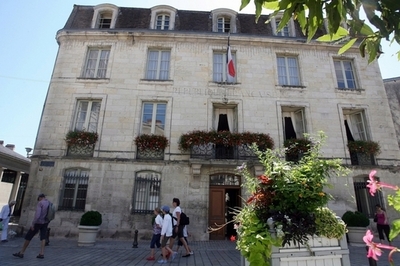 英女性観光客、意外な「ホテル」に一泊 フランス