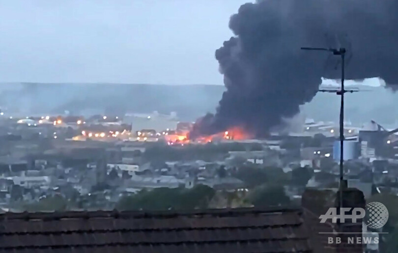 フランスの化学工場で火災 セーヌ川に汚染物質流出の恐れ 写真20枚 国際ニュース Afpbb News