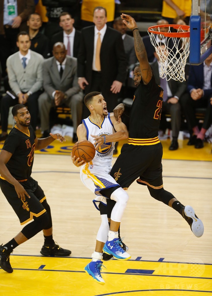 キャブスが2勝目、NBAファイナル制覇に望みつなぐ