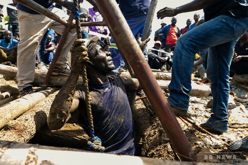 ジンバブエの金鉱浸水、24人の遺体収容 8人救出