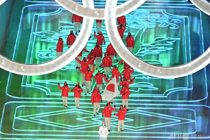 日本選手団が入場行進 北京冬季五輪開会式