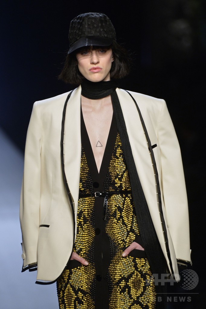 ナオミ・キャンベルもランウェイに、「ジャンポール・ゴルチエ」15年春夏オートクチュール