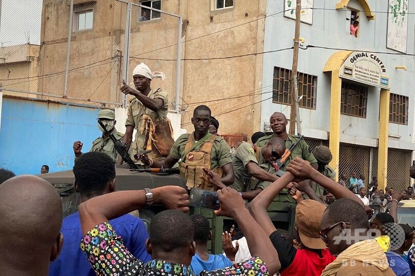 マリでクーデターか 反乱兵が大統領と首相拘束