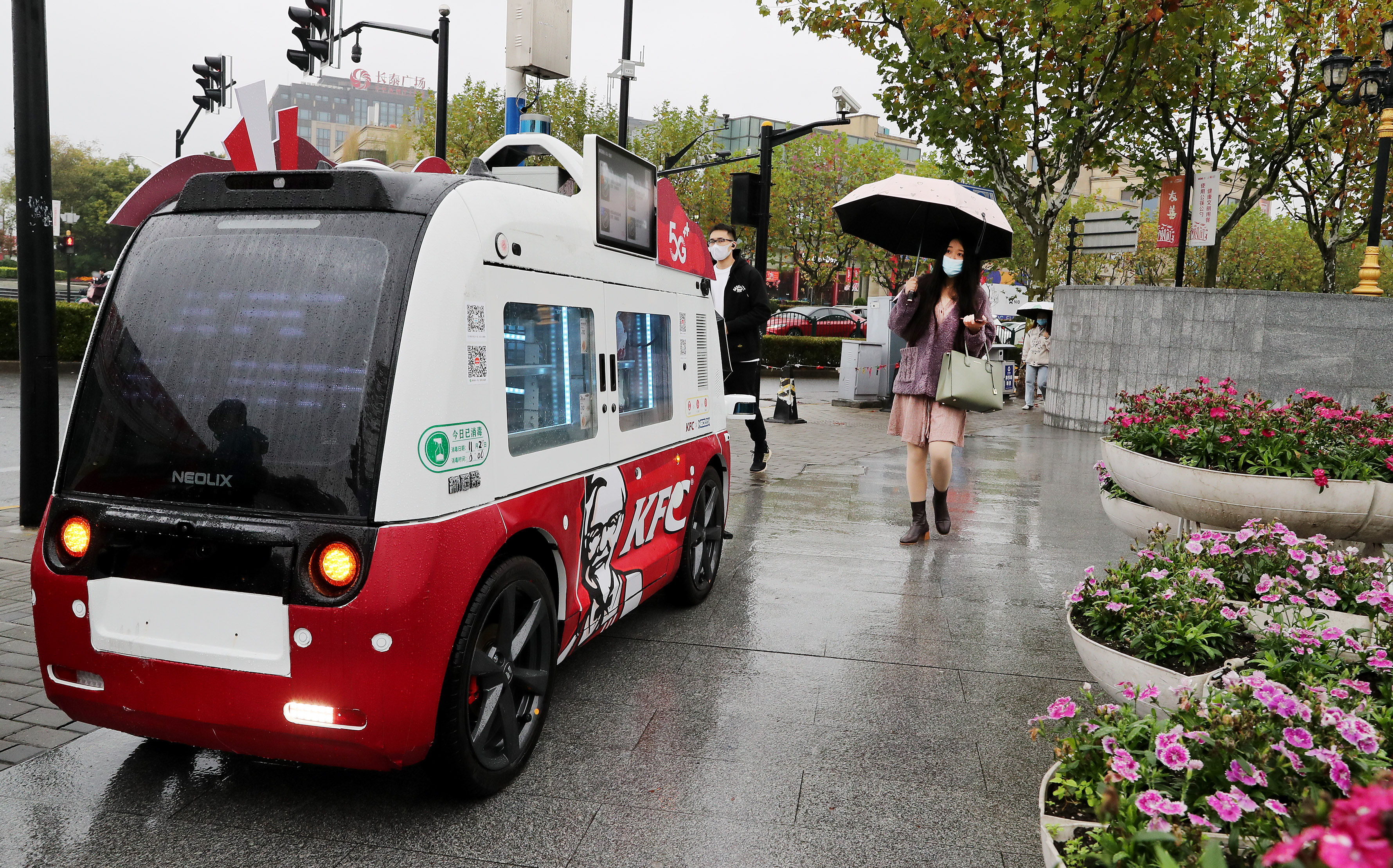 食事を提供する無人移動販売車が登場 上海市 張江科学城 写真4枚 国際ニュース Afpbb News