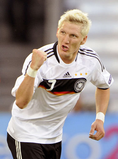 首相命令に従ったシュバインシュタイガー 写真10枚 国際ニュース