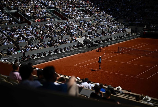 シフィオンテク快勝で全仏OP4強 マッチ33連勝に 写真10枚 国際ニュース