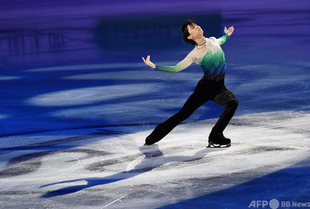 羽生がSP首位発進、久々実戦で優雅な演技 全日本フィギュア 写真1枚