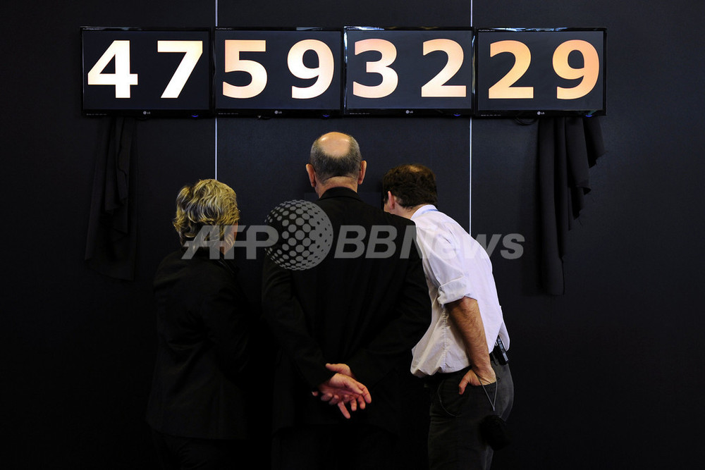 たばこが原因の死者数を刻む「死の時計」、スイス・ジュネーブに 写真7枚 国際ニュース:AFPBB News