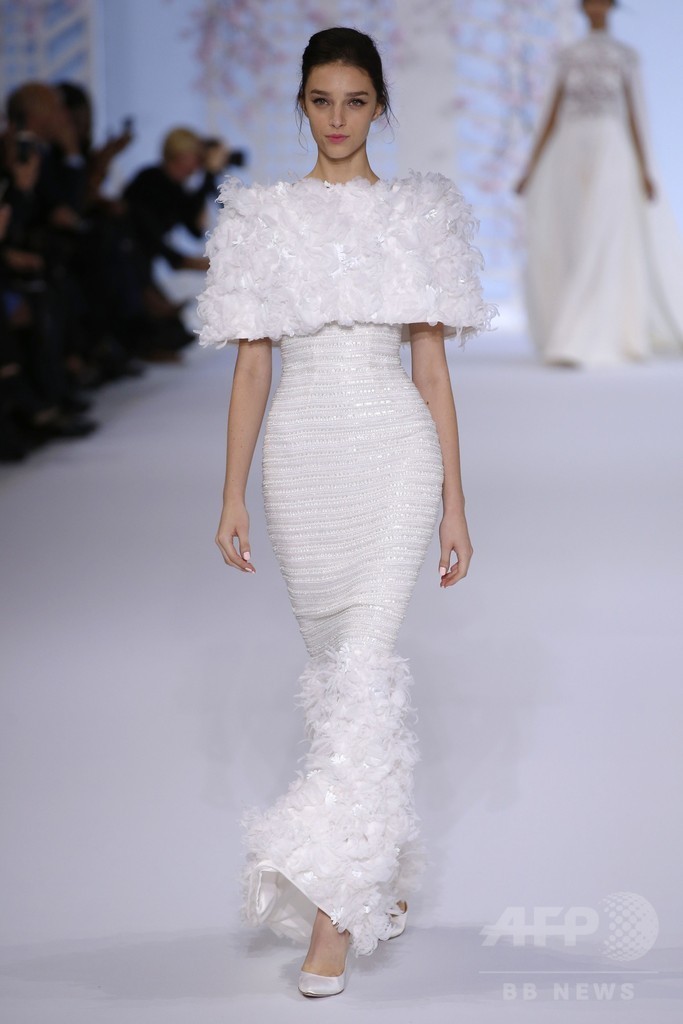 「ラルフ＆ルッソ」16年春夏パリ・オートクチュール