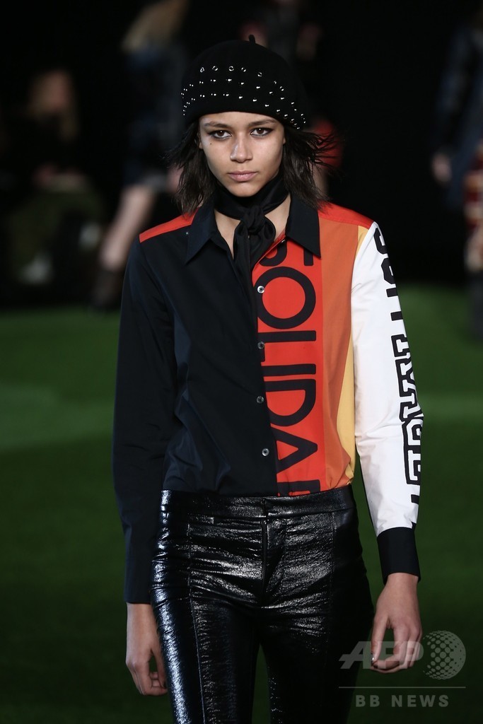 若者へのメッセージを服に、「マーク BY マーク ジェイコブス」15/16年秋冬