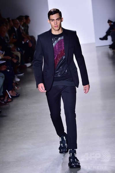 「カルバン・クライン」16年春夏メンズ