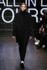 米ニューヨーク市内で発表された「DKNY」15/16年秋冬コレクション（2015年2月15日撮影）。(c)AFP/Getty Images/Neilson Barnard