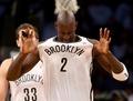 13-14NBAプレーオフ1回戦（7回戦制）、ブルックリン・ネッツ（Brooklyn Nets）対トロント・ラプターズ（Toronto Raptors）第6戦。歓喜するブルックリン・ネッツのケビン・ガーネット（Kevin Garnett、2014年5月2日撮影）。(c)AFP/Getty Images/Elsa