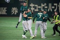 第5回ワールド・ベースボール・クラシック（WBC）1次ラウンド・プールB、韓国対オーストラリア。勝利を喜ぶオーストラリアの選手（2023年3月9日撮影）。(c)Richard A. Brooks / AFP